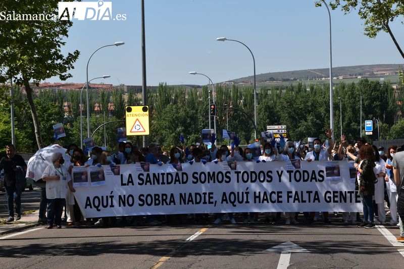 Aquí no sobra nadie, hace falta gente, sanitarios salmantinos que piden el aumento de la plantilla