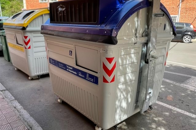 Comienza la instalación de 74 nuevos contenedores de reciclaje, con nuevos puntos de recogida y acceso para personas con discapacidad