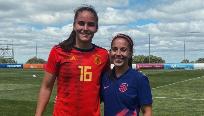 El precioso reencuentro entre Carmen Álvarez y Lauris Rodríguez, las cracks del Salamanca FF, con España y el Atleti