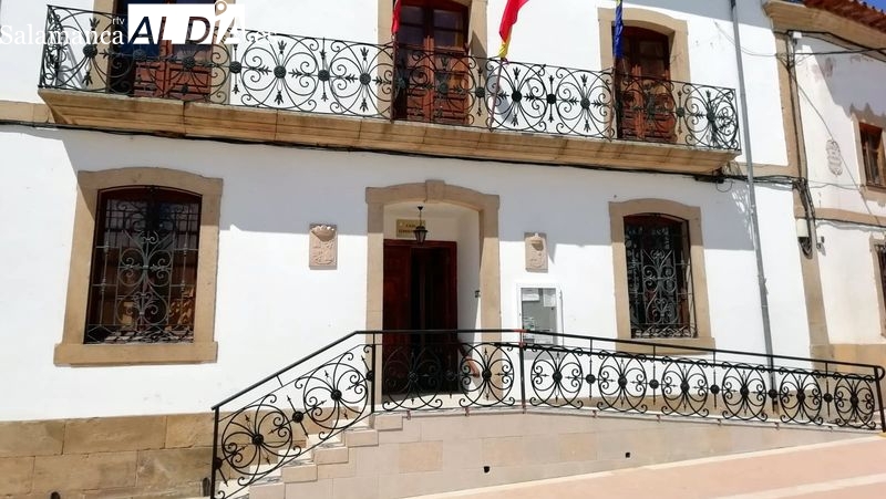 La Casa Consistorial de Lumbrales estrena una bella y elegante imagen
