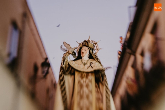 El Salón Multiusos acoge una exposición de grabados con motivo de los Centenarios Teresianos