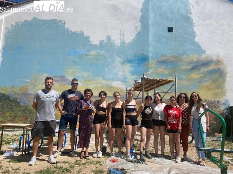 El parque de San Blas de Vitigudino cobra nuevo aspecto con un gran mural