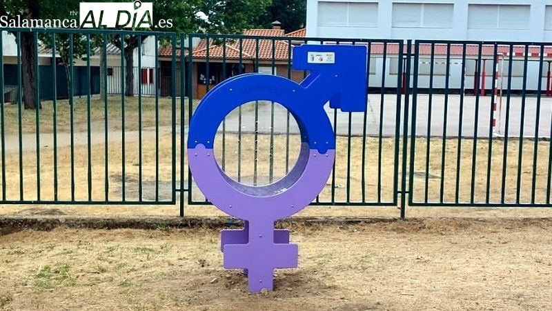 Lumbrales estrena un nuevo elemento que invita a reflexionar sobre la violencia de género