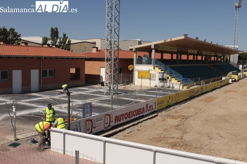 Las obras en el Reina Sofía no paran: montones de tierra, mejoras en el suelo y maquinaria por el campo