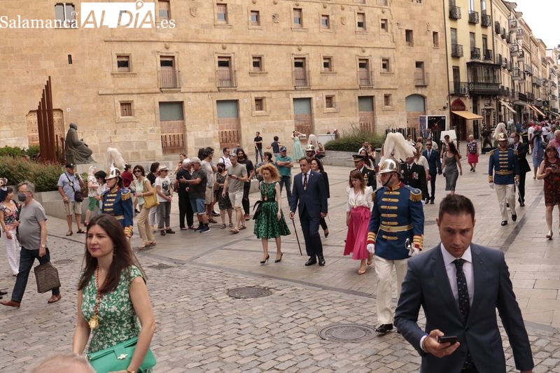 Comitiva de la Corporación municipal para rendir honores a San Juan de Sahagún