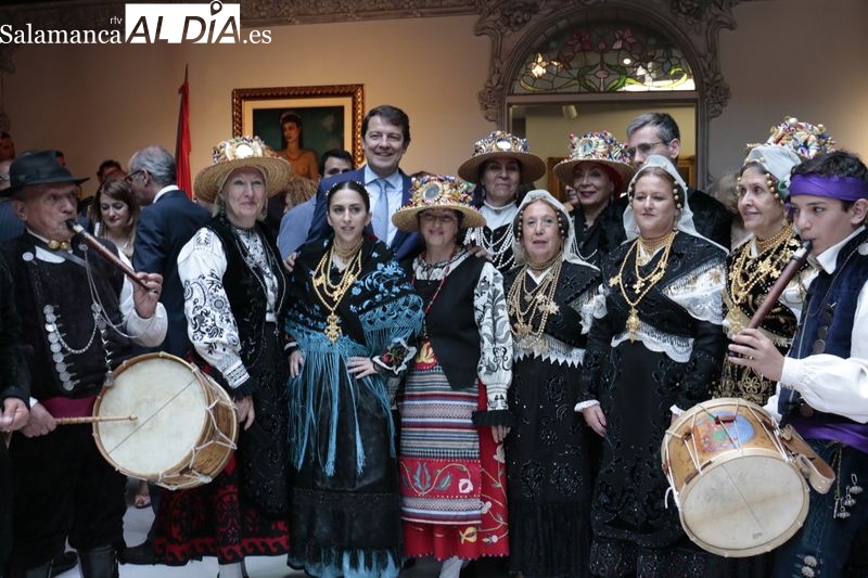 El alcalde recibe a las autoridades por la festividad de San Juan de Sahagún