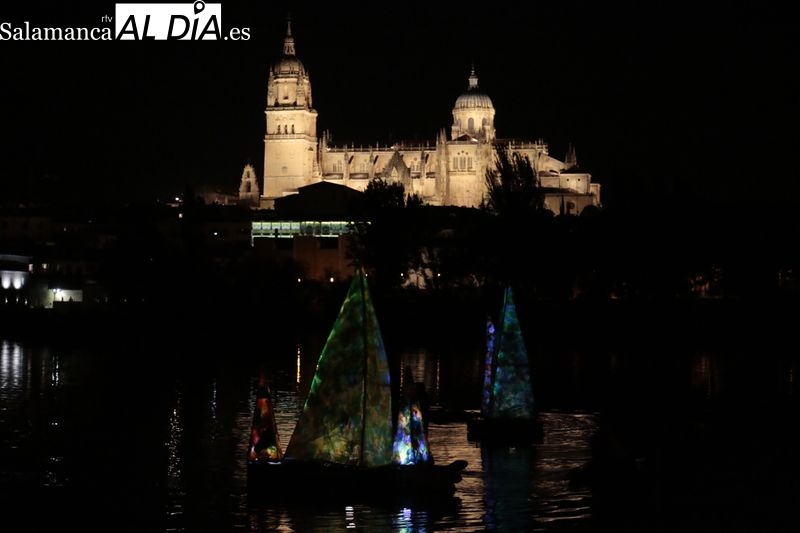Navegando en barcos de fuego por el río Tormes 