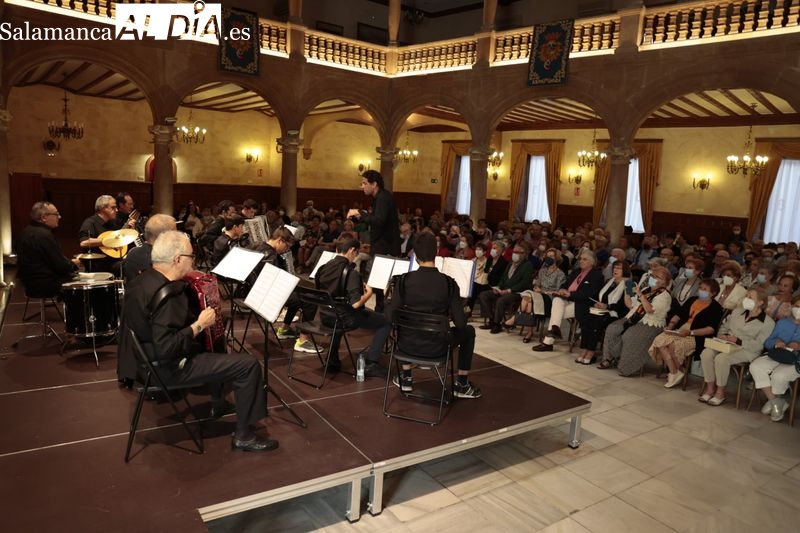 Emocionante concierto de la Agrupación de Acordeones de la Escuela de Villamayor
