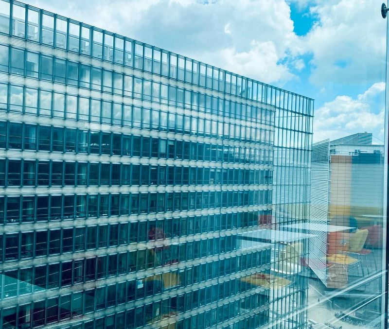 Que me espíen, por favor