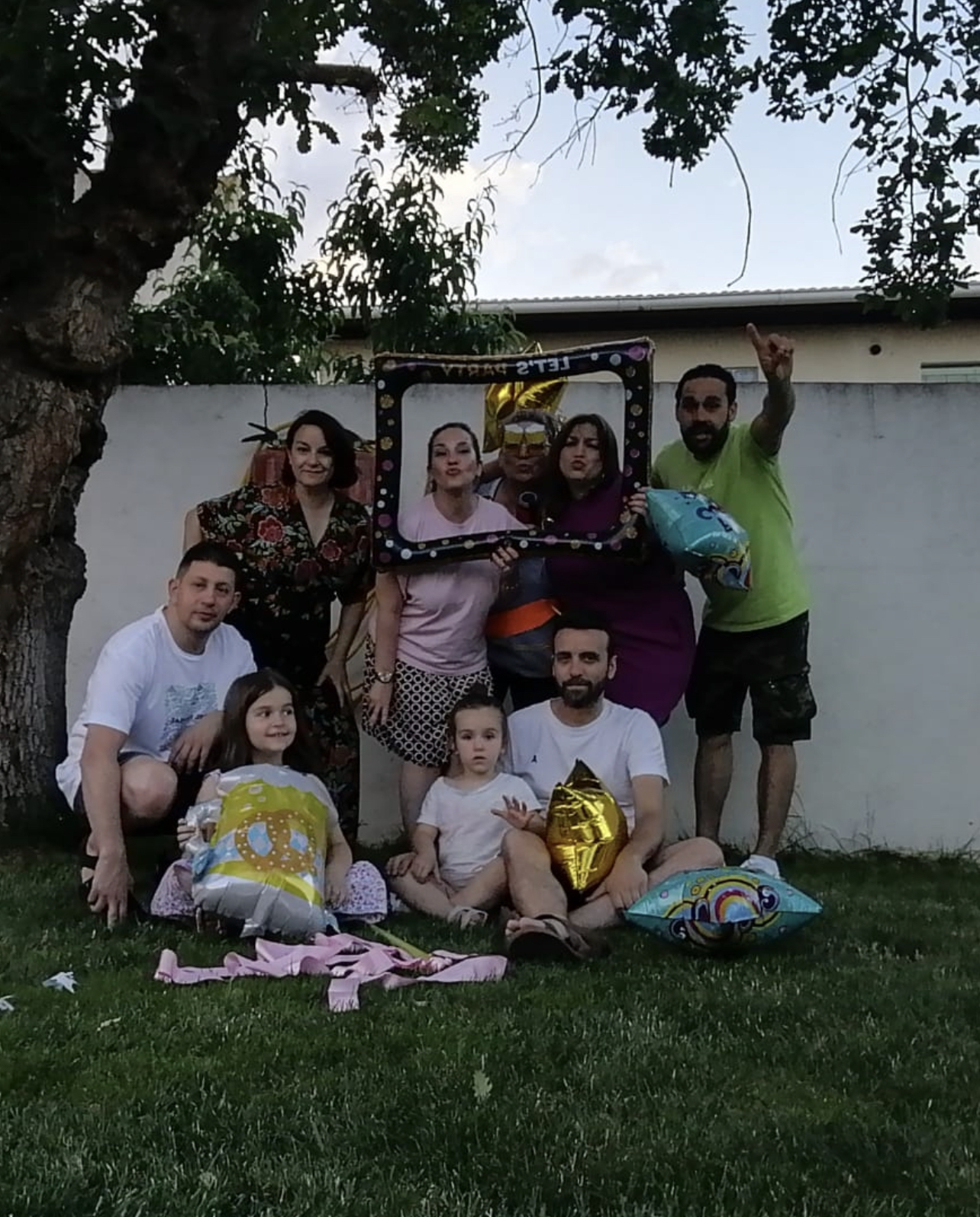 Los amigos de Marisol González organizan una sorprendente celebración de cumpleaños  