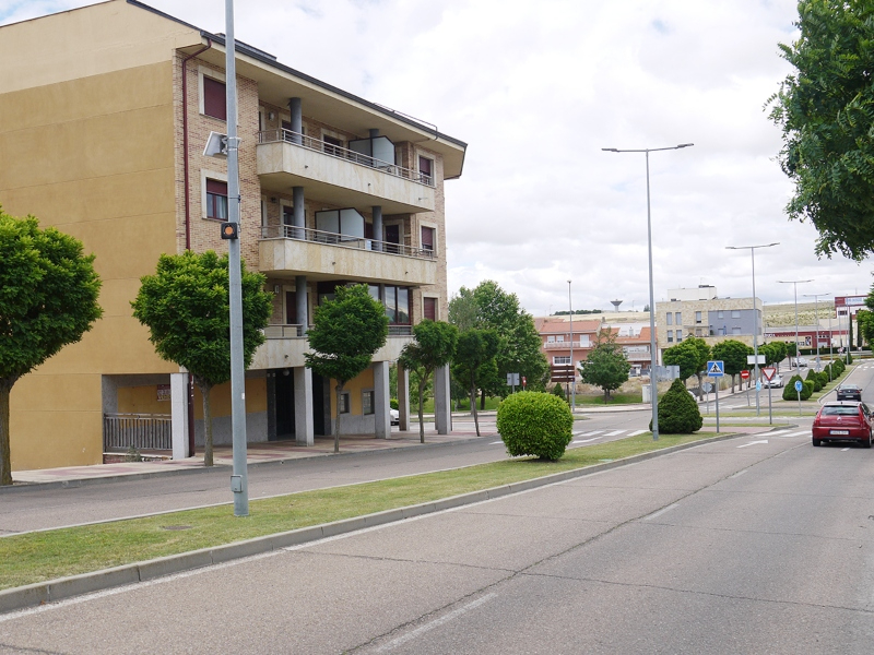 Tres nuevas balizas luminosas para reducir la velocidad en Carbajosa de la Sagrada