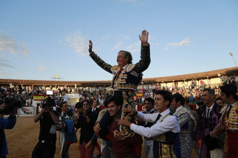 El Niño de la Capea vuelve a lo grande en una tarde memorable