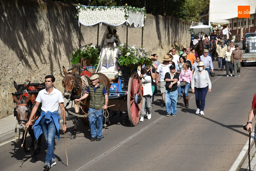 Los romeros inician su recuperado camino con notables participación y expectación