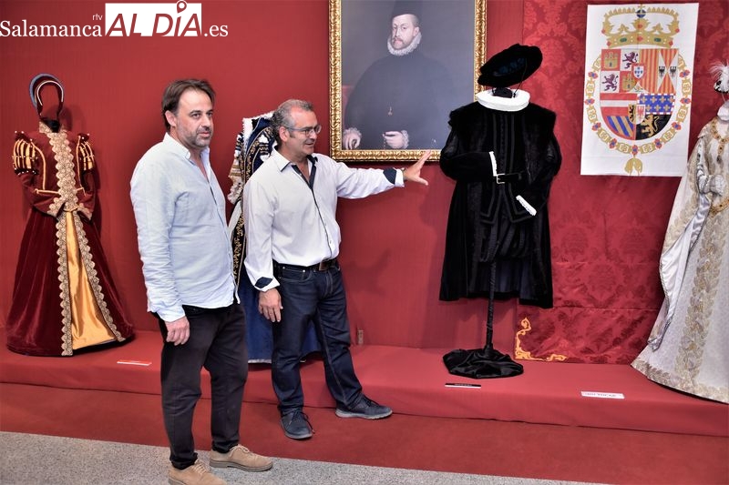 La muestra ‘Trajes del Siglo de Oro, exposición de Isabel II’ abre sus puertas 