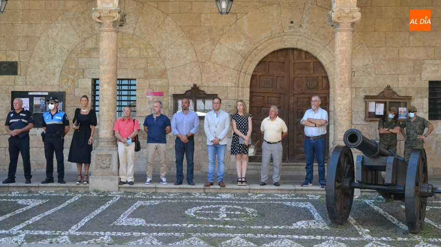 Ciudad Rodrigo muestra su rechazo al asesinato de una mujer en Soria