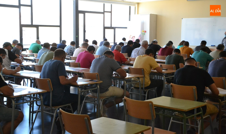 Presentados al 1º examen de la oposición de Oficial de 1ª de Oficios Varios 58 de los 76 admitidos