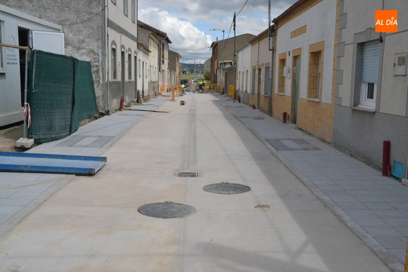 Los vecinos de la calle Milano abonan entre 1.234€ y 3.315€ por la urbanización de su calle