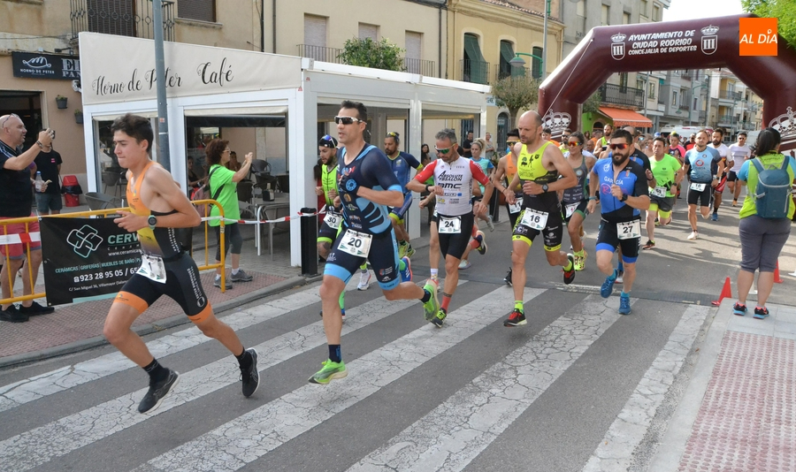 Óscar Herrero (dando una exhibición) y la mirobrigense María Renilla se llevan el V Duatlón Cross