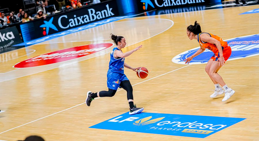 Silvia Domínguez, nombrada Mejor Jugadora Nacional de la temporada