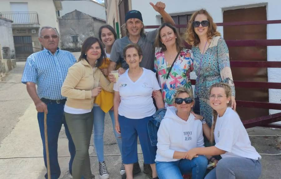 Cálida bienvenida en El Payo a Gaby Varas