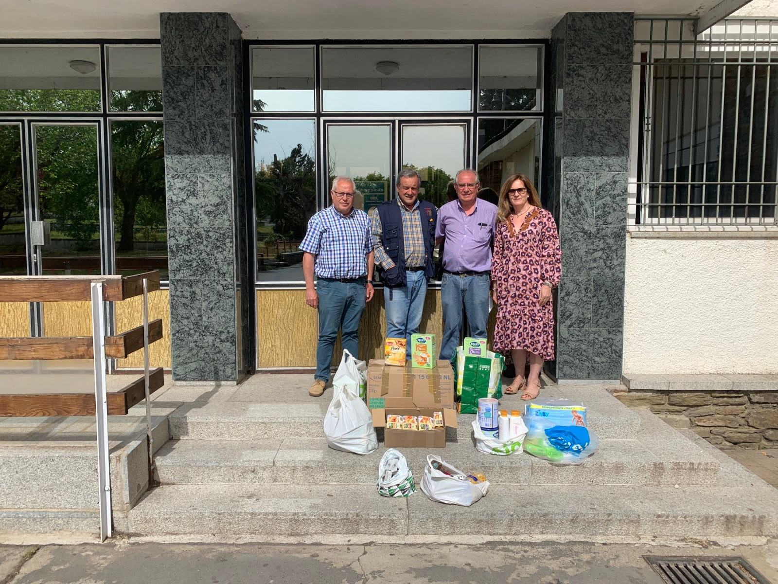 ANPE Salamanca entrega medicinas y alimentos a los refugiados ucranianos en Armenteros