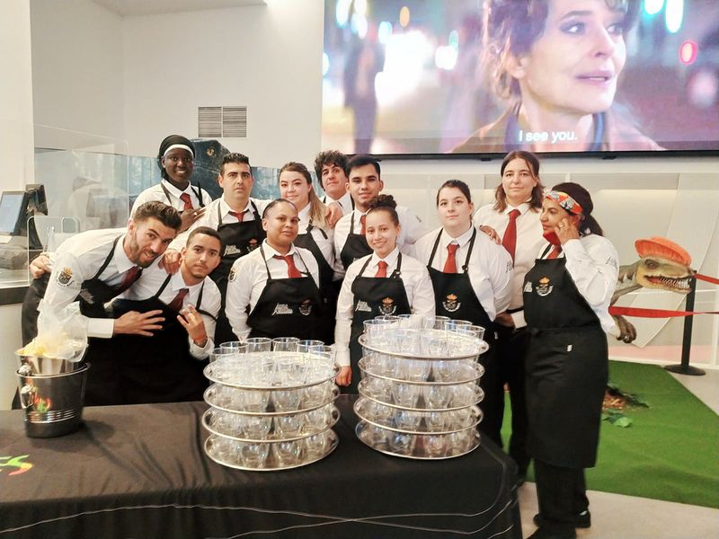 La Escuela Municipal de Hostelería de Santa Marta se luce en un acto solidario