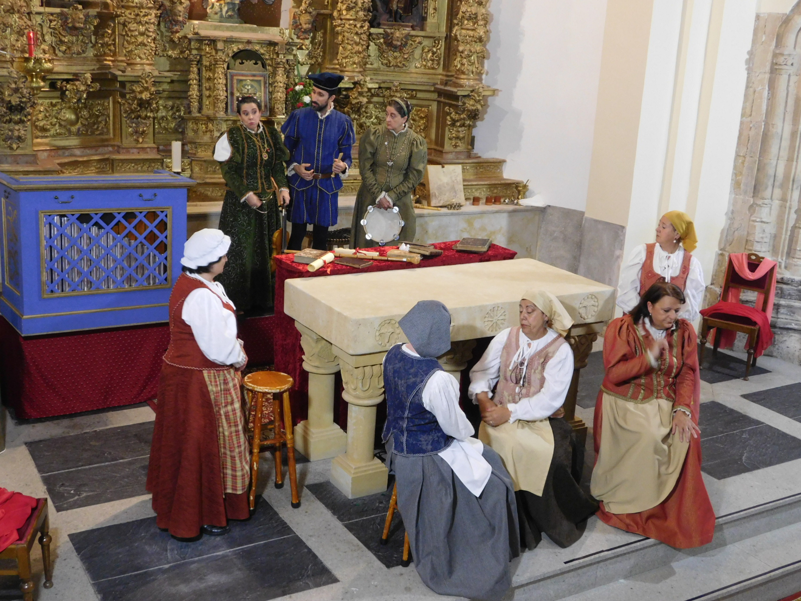 Villar de Gallimazo vibra con la obra teatral Buscando a Nebrija