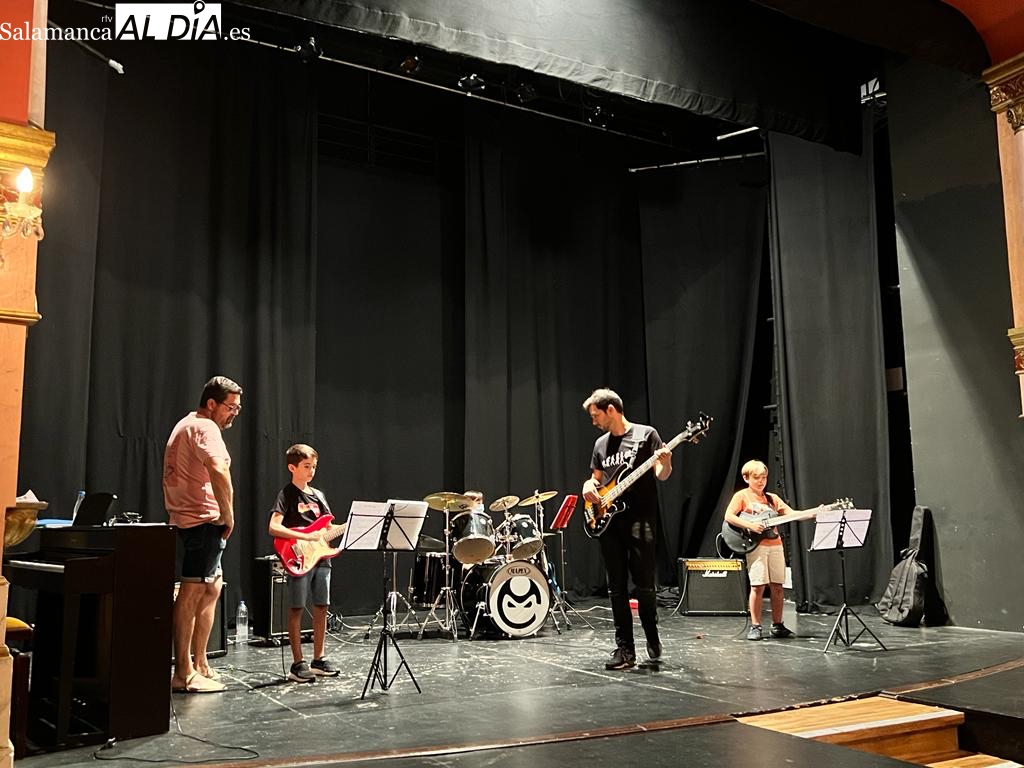 Los pequeños grandes artistas de la Escuela Municipal de Música demuestran lo aprendido