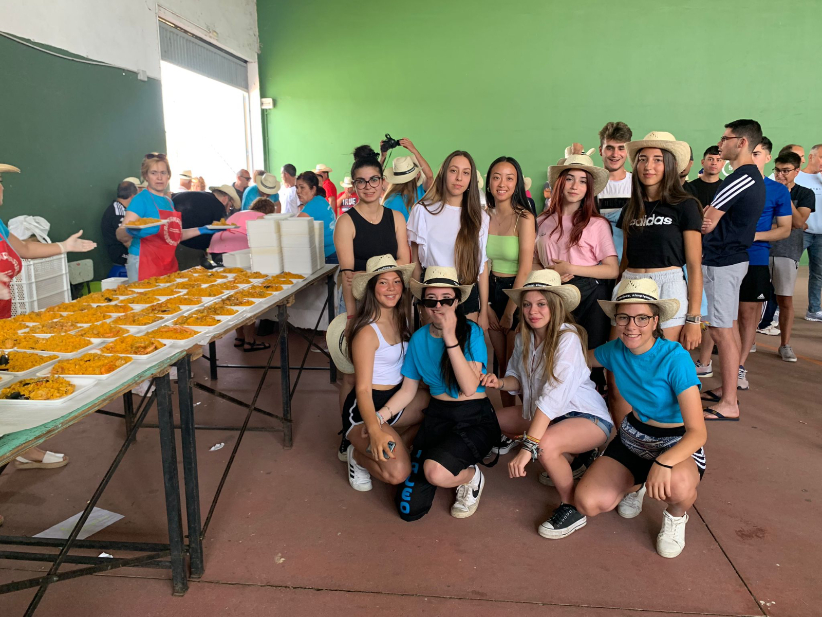 Encinas de Arriba celebra por todo lo alto sus fiestas del Domingo del Señor