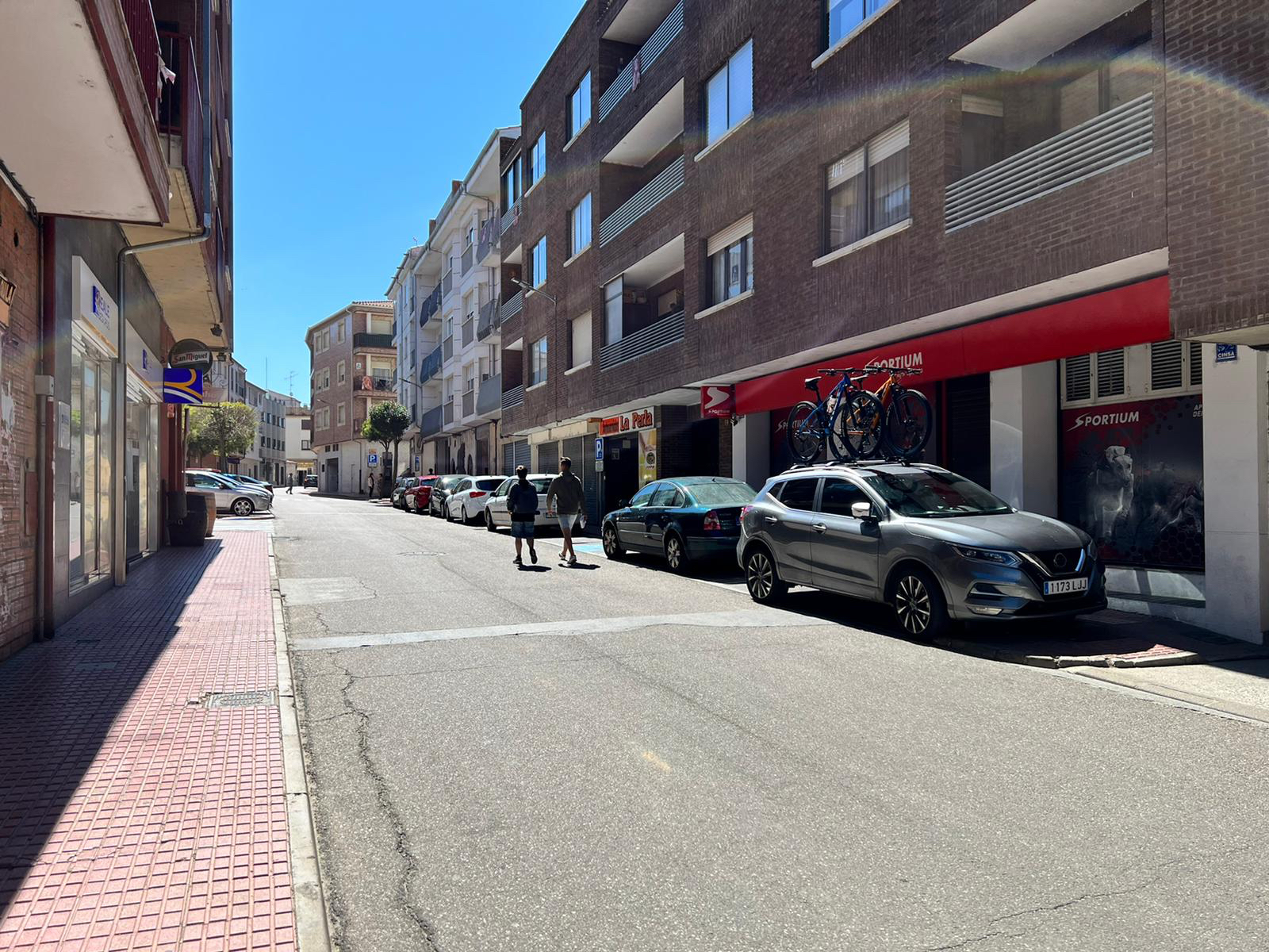 Un vecino denuncia el robo de gasolina de su vehículo en la calle Carlos III