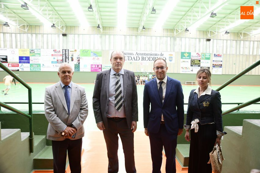 El director general de Centros de la Junta visita el nuevo aspecto del Pabellón de Conde de Foxá