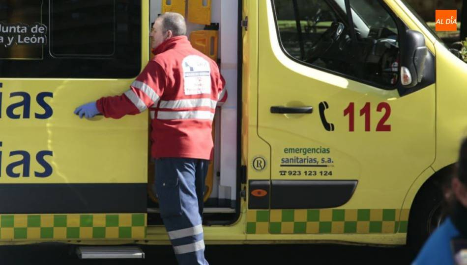 Herido al volcar el camión que conducía a la altura de La Rad 