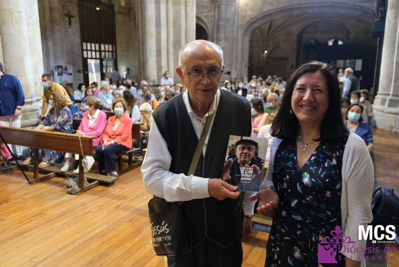 Linfoma LCM con amor y humor, el libro de Antonio Matilla en el que relata su experiencia con la enfermedad