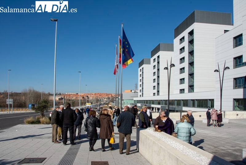 Estamos cansados de tanta lista de espera, de tanta externalización