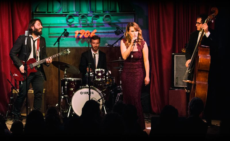 El Festival de Blues y el cine al aire libre vuelven a la plaza de la Torrente Ballester