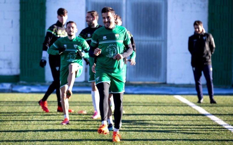 El Guijuelo renueva a su jugador más veterano