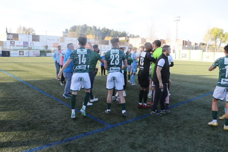 El Guijuelo contacta con la Federación para pedir una moratoria y no tener que cambiar el césped artificial esta temporada