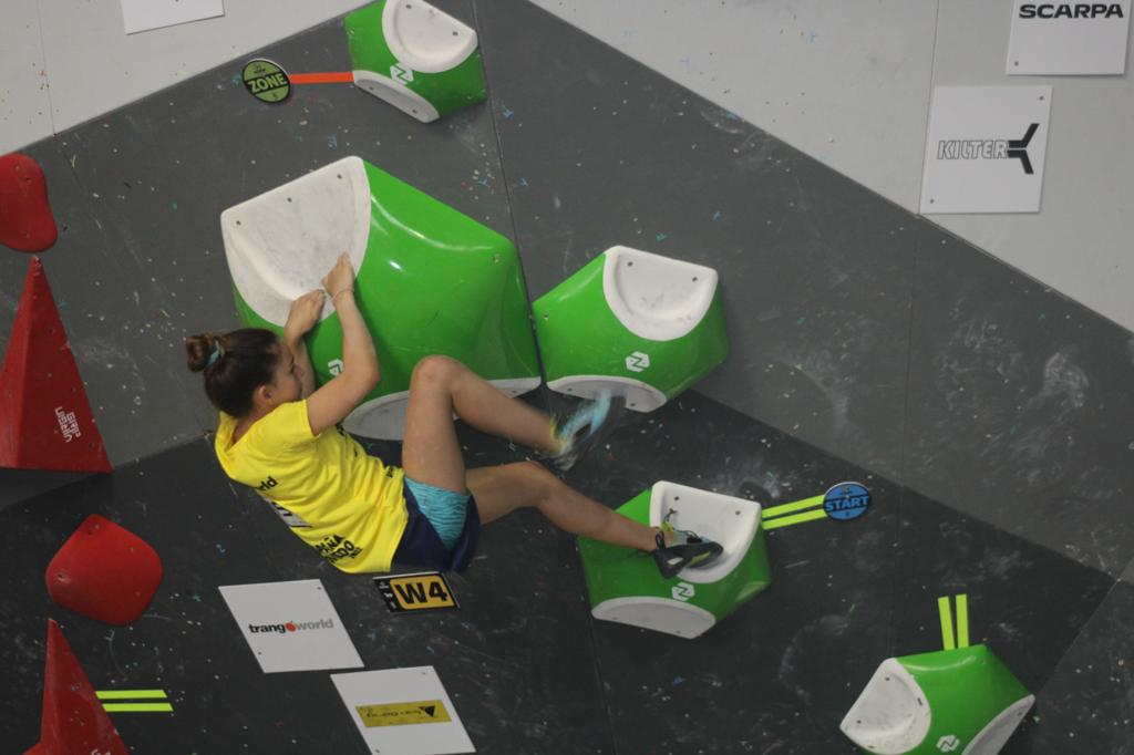 Las integrantes del Club Salandar Luna Sánchez y Vega Sánchez firman una buena participación en las competiciones nacionales de este fin de semana