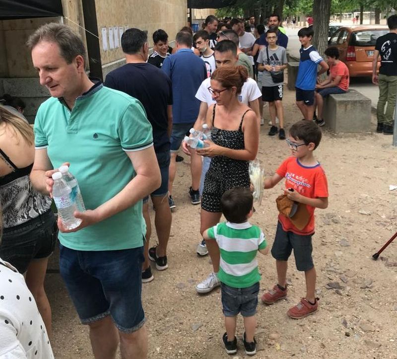 Multitudinaria paella en el colegio san Agustín para clausurar el curso