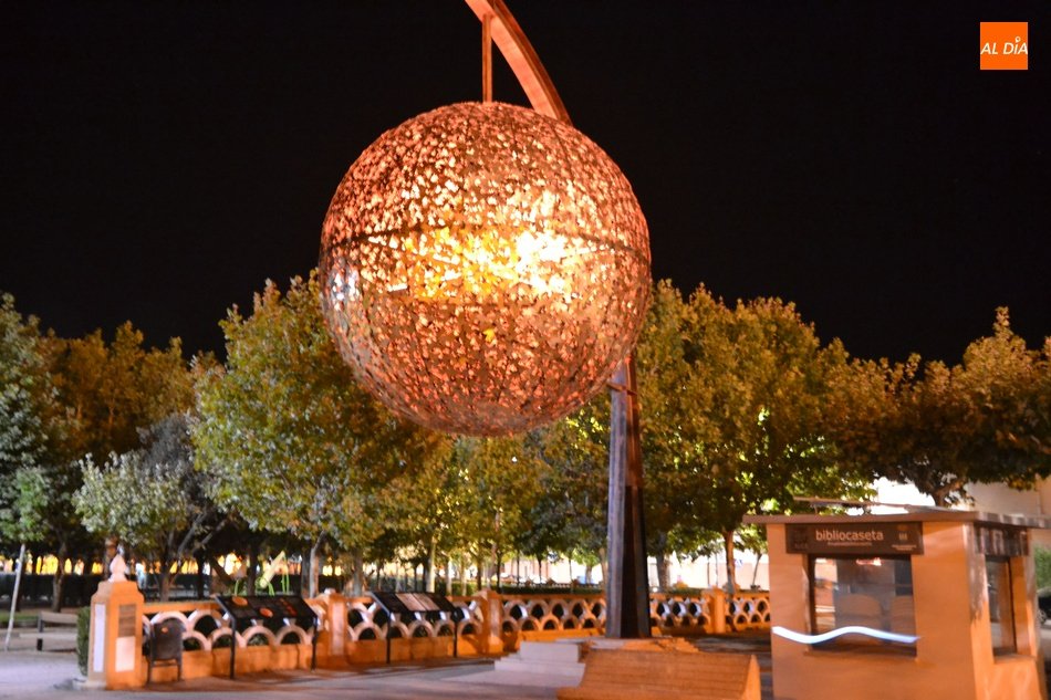 Astróbriga programa para el viernes una visita nocturna gratuita al Sistema Solar a escala