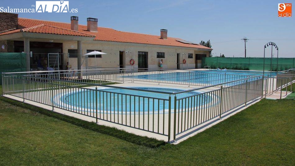La piscina municipal de Almendra abre sus puertas a una nueva temporada de baño