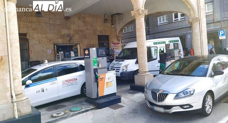 El diésel sigue la estela de la gasolina y rebasa los 2 euros en más de una treintena de gasolineras de Salamanca