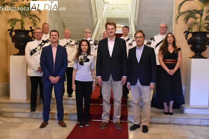 Recepción en el Ayuntamiento al embajador del Reino Unido en España 