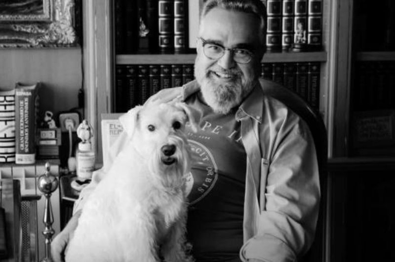 Javier Santamarta presenta sus Fake news del imperio español 