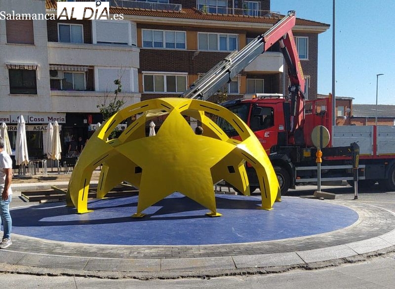 Las estrellas que transforman la nueva glorieta del barrio de Tejares