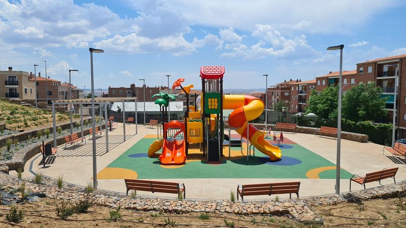 El barrio salmantino que estrena parque con juegos infantiles