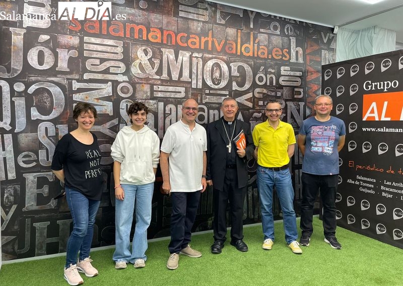 El nuevo obispo visita las instalaciones de SALAMANCA AL DÍA