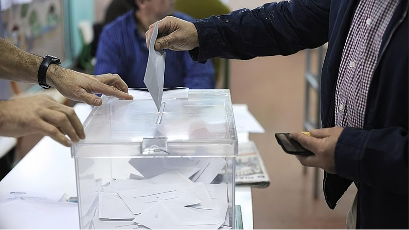 Papeletas descargables y más días de votación: el nuevo sistema para votar si vives en el extranjero 