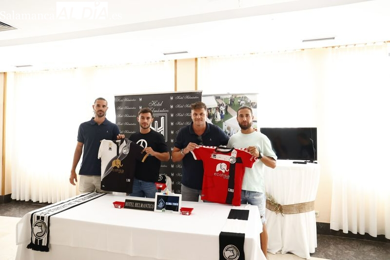 Mario Gómez, Losada y Borja Díaz abren la ronda de presentaciones en Unionistas