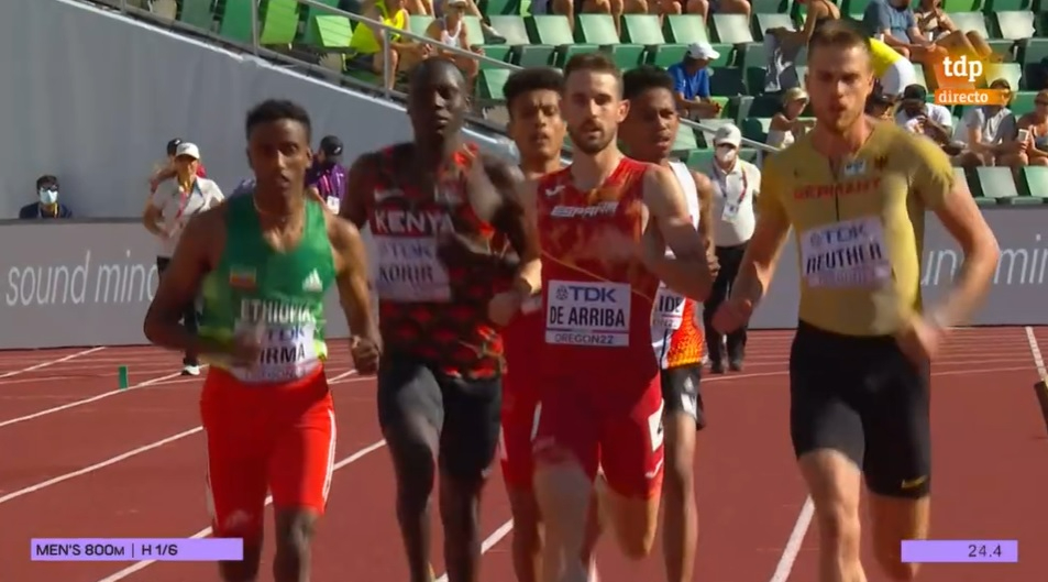 Álvaro de Arriba consigue el pase a las semifinales del Mundial en una carrera complicadísima